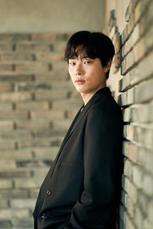 [인싸인터뷰] ‘봉오동 전투’ 류준열, 원래 그곳에 있던 사람처럼…시대를 담는 젊은 배우