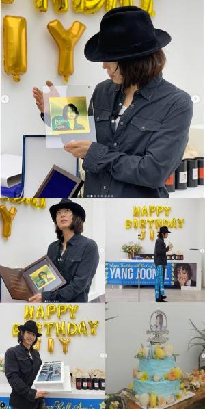 杨俊日“生日” +“新曲公告”双坡证照出炉“日子有多特别和快乐？”