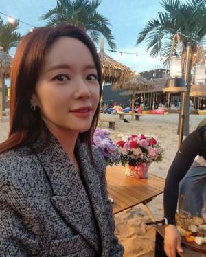 황정음, 반가운 근황…변함없는 미모 ‘감탄이 절로’