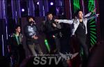 [SS포토] &apos;한류드림콘서트&apos; 2PM, 귀여운 표정으로 &apos;손 흔들어!&apos;