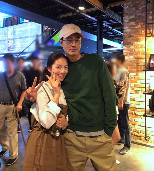 '라디오스타' <b>김기방 아내</b> 김희경, <b>조인성</b>과 찍은 사진보니? "미안해 너...