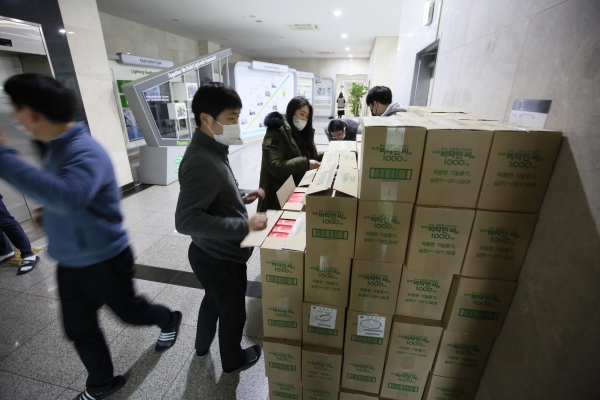 /사진=서울반도체가 코로나19 대비 면역력 강화 위해 임직원에게 비타민을 지급했다.