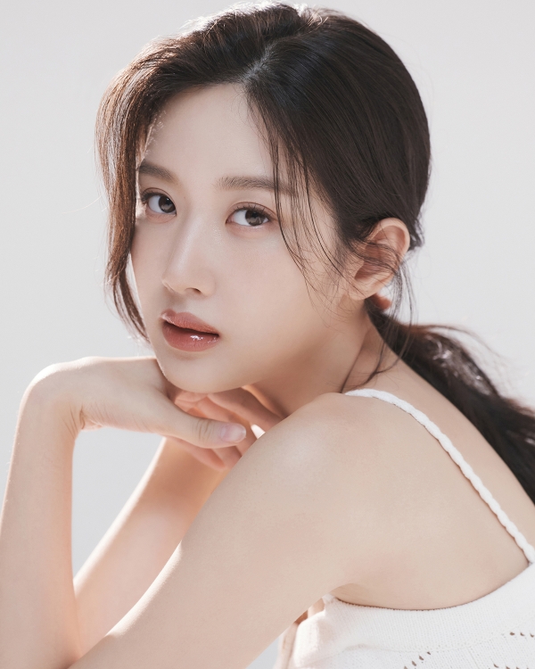 배우 <b>문가영</b>, 산문집 '파타' 수익금 1억 이화의료원 <b>기부</b>