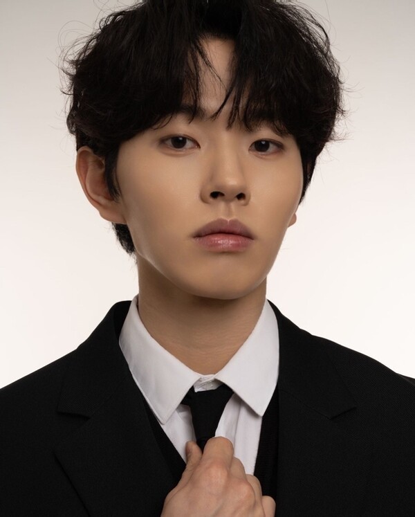 ‘국민가수 TOP5’ 이병찬, 더블엑스엔터와 독점 에이전시 계약 체결
