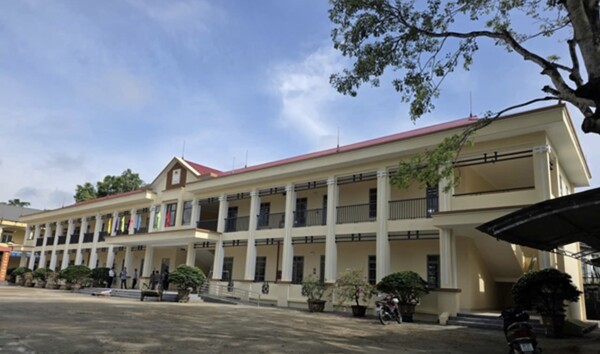 KT&G복지재단이 베트남 북부지역 뚜옌꽝 성(省)에 위치한 뚜꽌 초등학교 건물 리모델링 준공식을 지난 10일 개최했다. 사진은 베트남 태풍피해 지역 뚜꽌 초등학교 전경 /KT&G복지재단 제공