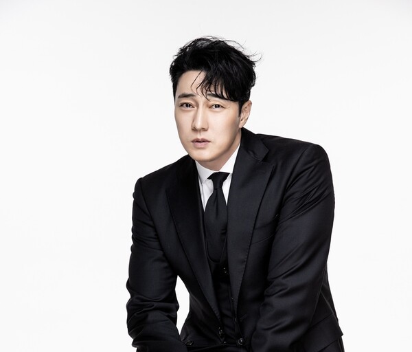 <b>소지섭</b>, 드라마 '<b>김부장</b>' <b>출연 확정</b>... 능력 숨긴 '비범 아빠'로 변신
