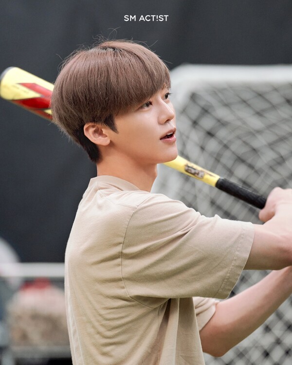'와인드업' NCT 제노x재민, 야구 연습 비하인드 스틸 공개 - 뉴스 썸네일 이미지