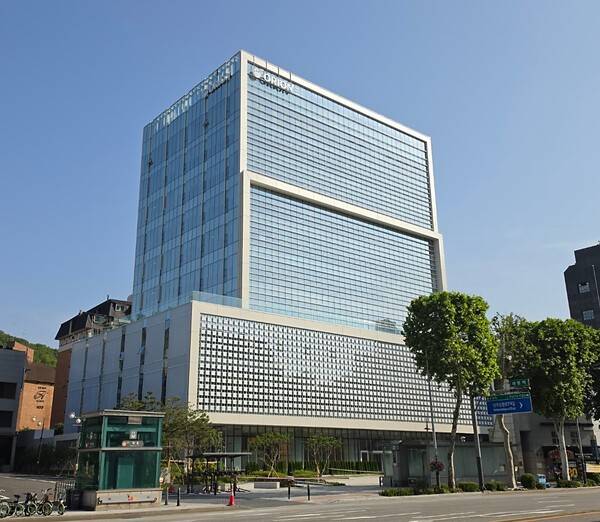 오리온, 본사 이전 도곡동서 새 출발...낡은 용산 사옥은 38층 주상복합으... - 뉴스 썸네일 이미지
